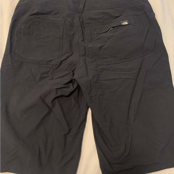 North Face shorts - Picture 2 of 7